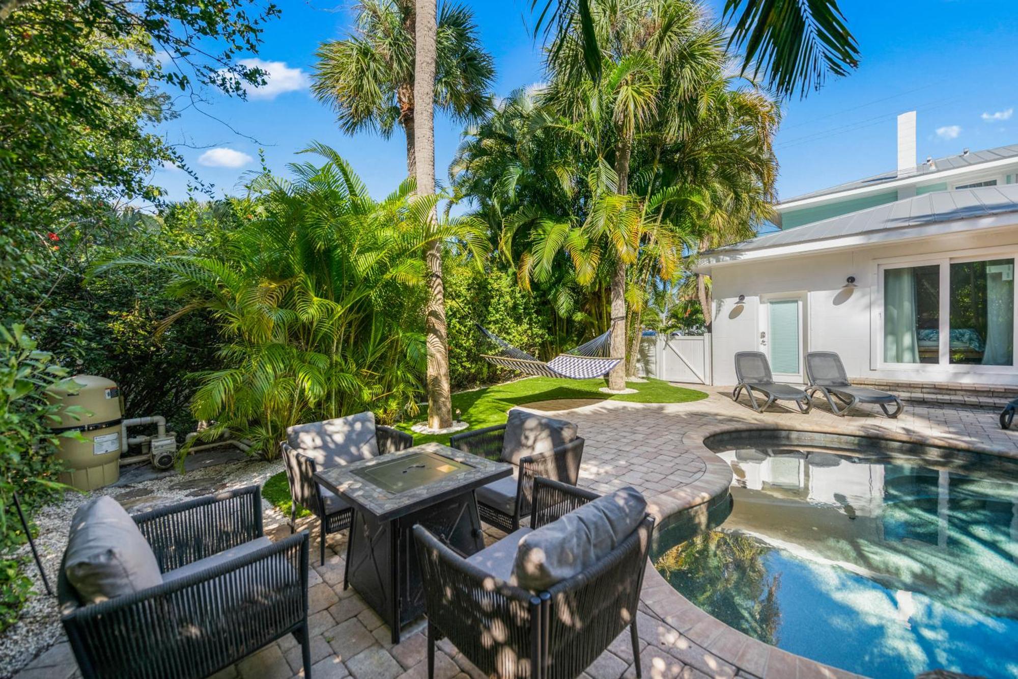 Sandy Pants - Designer Beach Chic Home Steps To Beach Backyard Oasis W Heated Pool Anna Maria Exterior foto