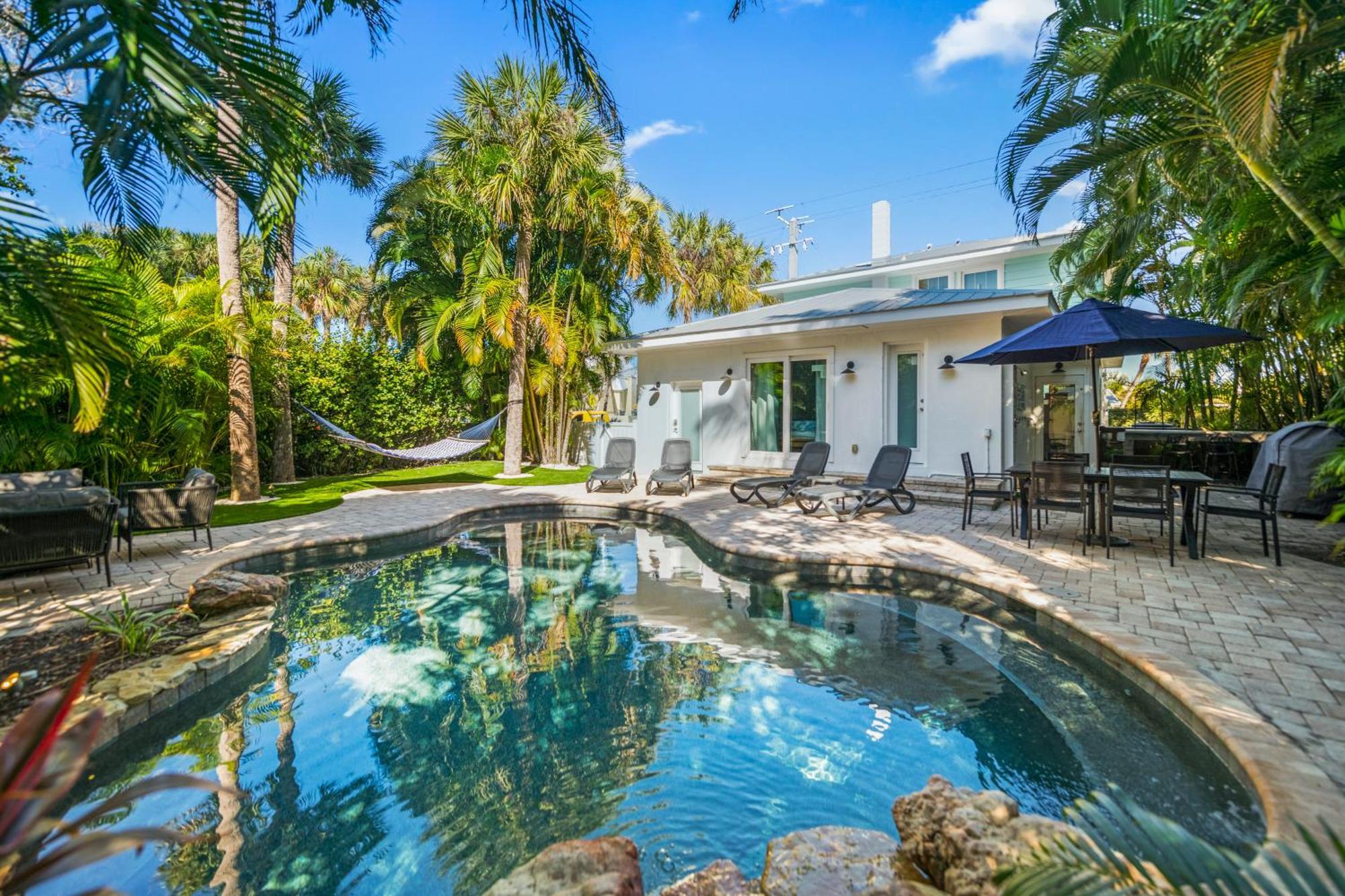 Sandy Pants - Designer Beach Chic Home Steps To Beach Backyard Oasis W Heated Pool Anna Maria Exterior foto