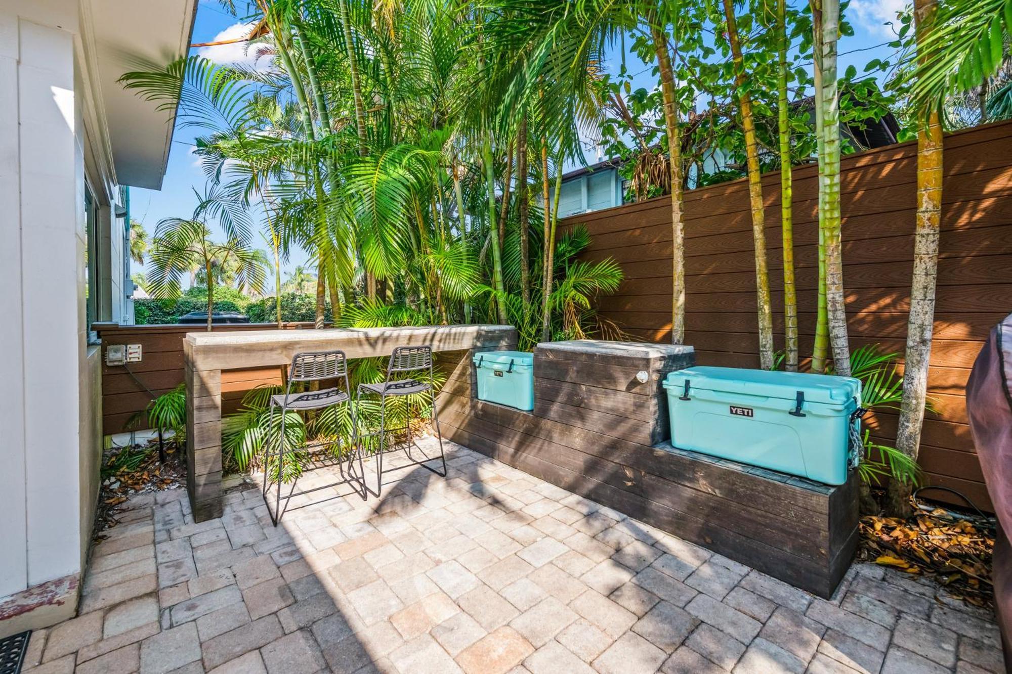 Sandy Pants - Designer Beach Chic Home Steps To Beach Backyard Oasis W Heated Pool Anna Maria Exterior foto